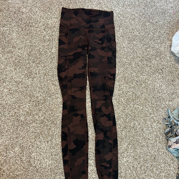 Lululemon Brown Camo Leggings - Picture 4 of 7